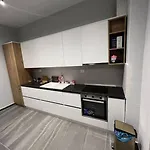 Apartment Near The Beach, Qerret