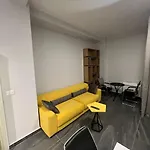 Apartment Near The Beach, Qerret