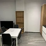 Apartment Near The Beach, Qerret