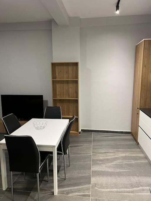 Apartament Near The Beach, Qerret *